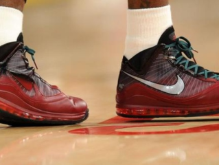詹姆斯的鞋子有哪些系列？一文盘点LeBron正代与支线全系