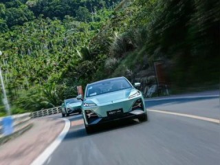 深蓝之下的脉冲，电玩街机捕鱼与我们的精神暗渔