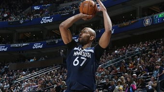 声音里的热血,于嘉与NBA十佳球的二十年 声音里的热血,于嘉与NBA十佳球的二十年