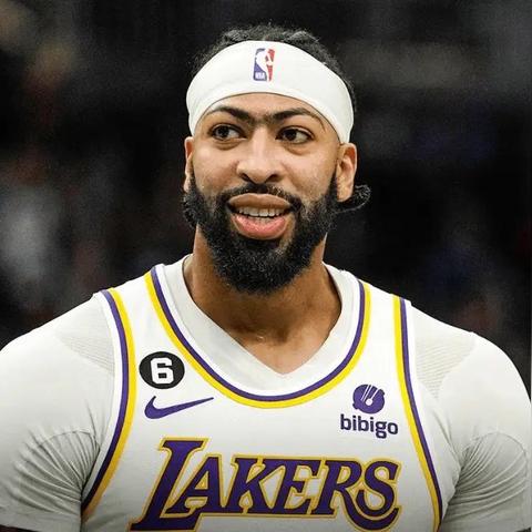 NBA季后赛两双榜,历史巨星的荣耀殿堂,现役谁在冲击传奇? NBA季后赛两双榜,历史巨星的荣耀殿堂,现役谁在冲击传奇?
