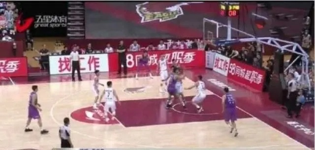 篮球赛新闻稿怎么写?从标题到正文,手把手教你写出专业赛事报道 篮球赛新闻稿怎么写?从标题到正文,手把手教你写出专业赛事报道